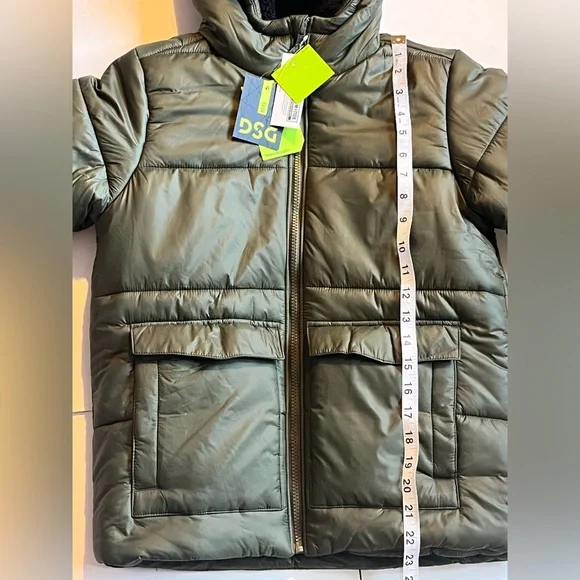 DSG Boys Dark Green Insulated Water Resistant Puffer Jacket Medium 10-12 NWT - Picture 9 of 16